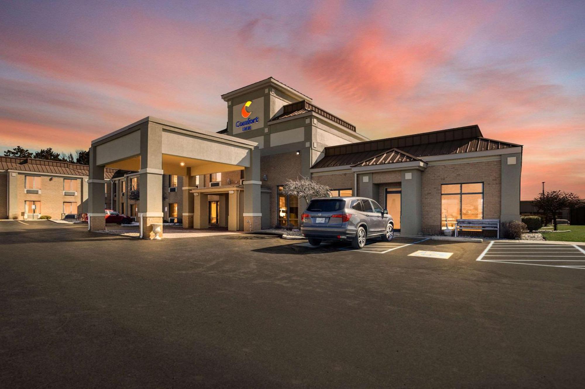 Comfort Inn Huntington Near University Ngoại thất bức ảnh