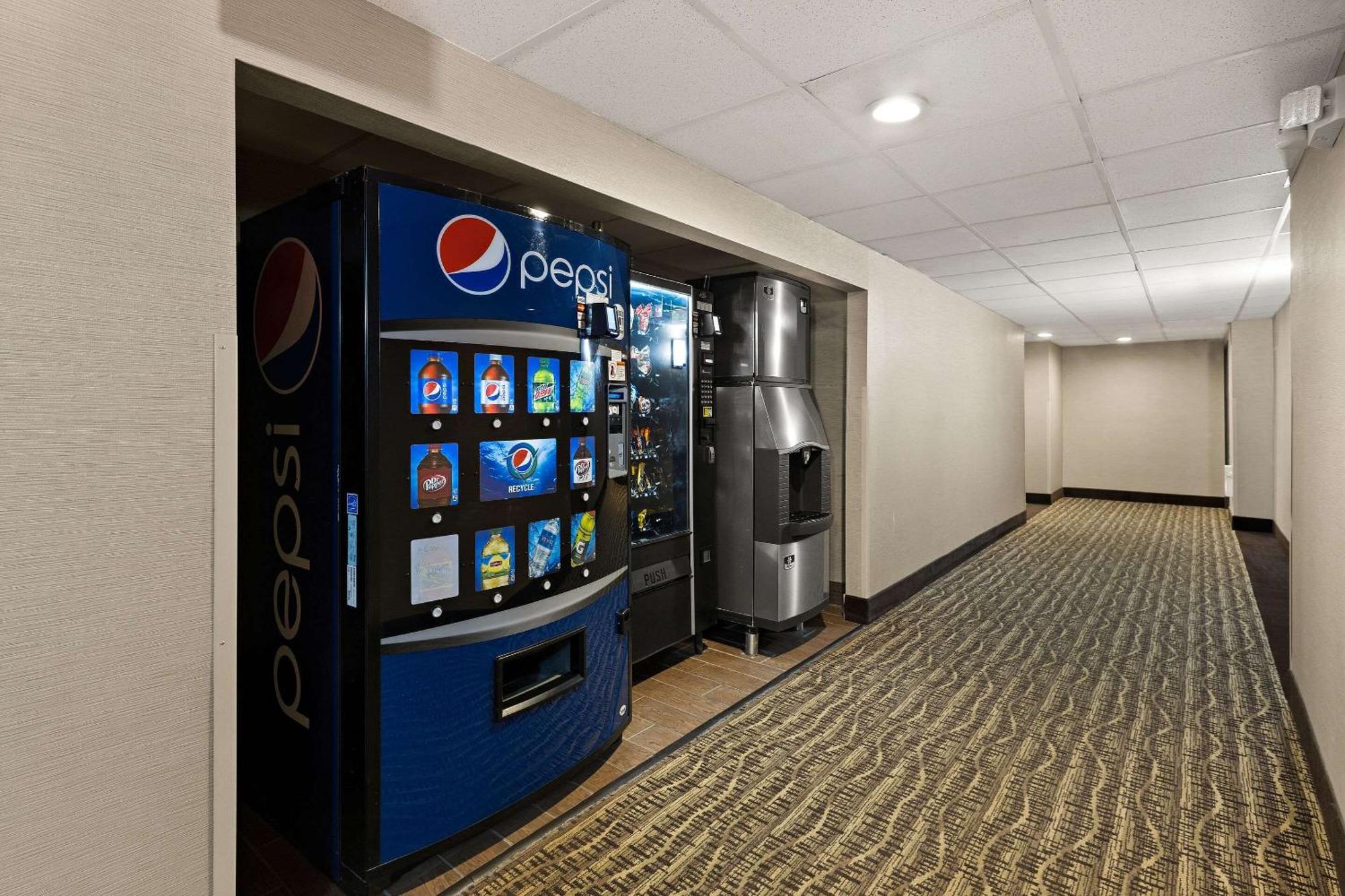 Comfort Inn Huntington Near University Ngoại thất bức ảnh