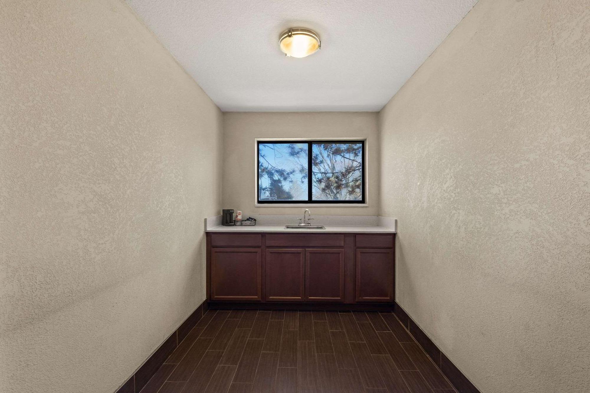 Comfort Inn Huntington Near University Ngoại thất bức ảnh